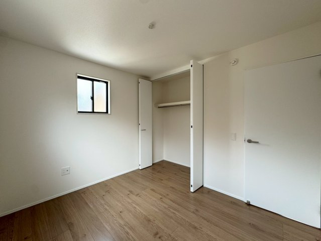 Adobleーアドブルー小倉北区霧ケ丘1丁目3期　【小倉北区　新築戸建て】の洋室|2階5.2帖洋室はクローゼット完備♪　【小倉北区　新築戸建て】