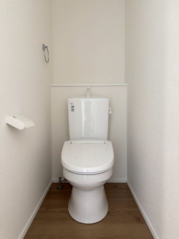 Adobleーアドブルー小倉北区霧ケ丘1丁目3期　【小倉北区　新築戸建て】のトイレ|2階にもトイレ完備で助かります♪　【小倉北区　新築戸建て】