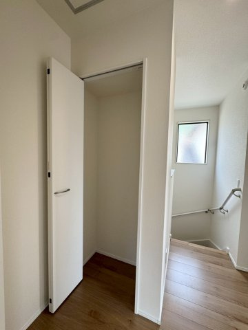 Adobleーアドブルー小倉北区霧ケ丘1丁目3期　【小倉北区　新築戸建て】の収納|2階通路にも便利な収納♪　【小倉北区　新築戸建て】