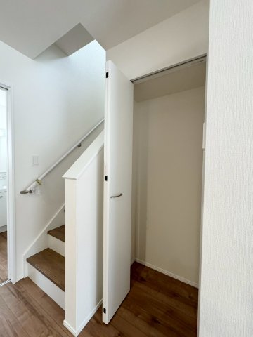 Adobleーアドブルー小倉北区霧ケ丘1丁目3期　【小倉北区　新築戸建て】の収納|キッチン横には便利なパントリー♪　【小倉北区　新築戸建て】