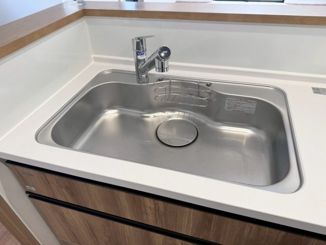 Adobleーアドブルー小倉北区霧ケ丘1丁目3期　【小倉北区　新築戸建て】のキッチン|浄水器付きなので料理をぐっと美味しく、体に良いものに♪　　【小倉北区　新築戸建て】