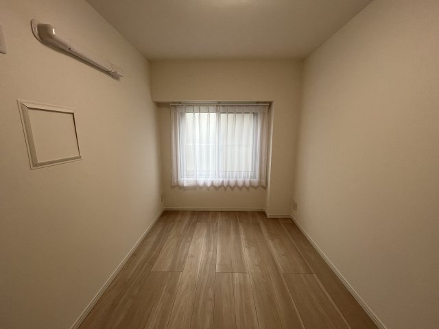 ドルフ青葉台３号棟の洋室|洋室２