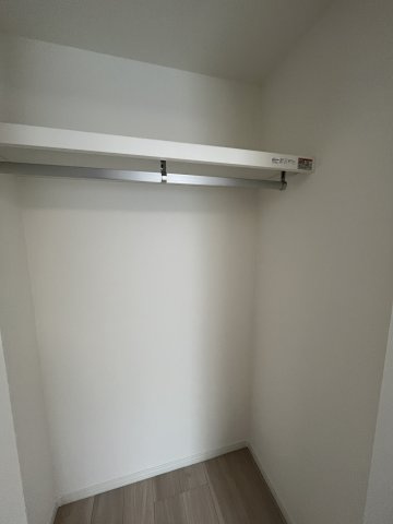 ドルフ青葉台３号棟の収納|洋室２　収納