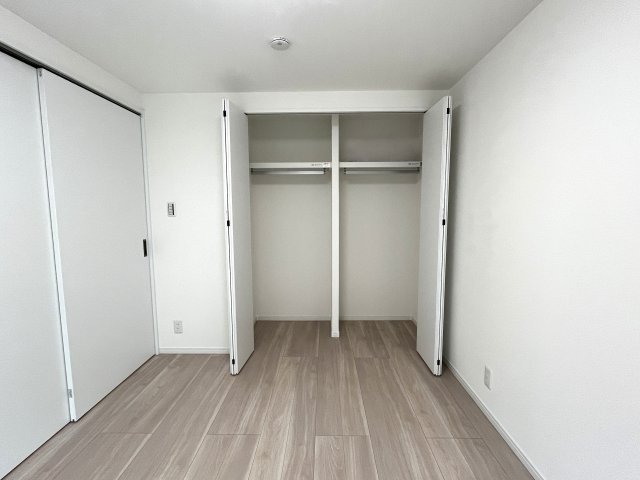 ドルフ青葉台３号棟の収納|洋室３　収納