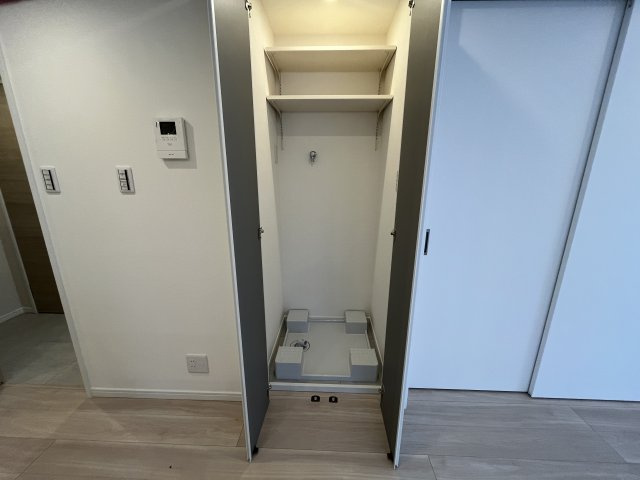 ドルフ青葉台３号棟のランドリースペース|防水パンあり。家事動線もバッチリ。