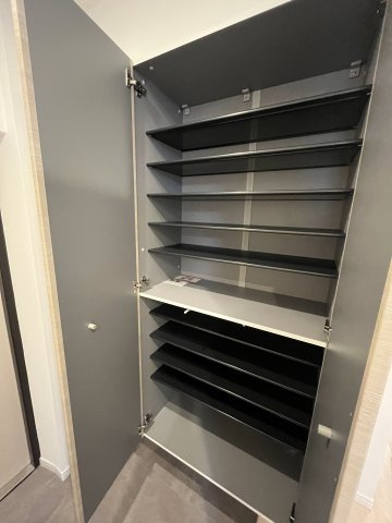 ドルフ青葉台３号棟の収納|下足入れ