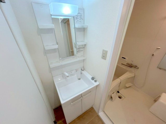 クレール上新庄の洗面所