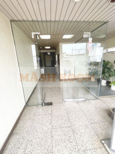 下井草ワコー第6マンションのエントランス