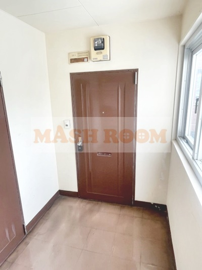 下井草ワコー第6マンションの玄関