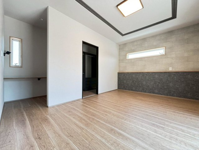 新築戸建　不破郡垂井町綾戸　全3区画分譲の寝室|奥行のあるウォークインクローゼットは収納方法自由自在。家族の成長に合わせた収納が可能です。