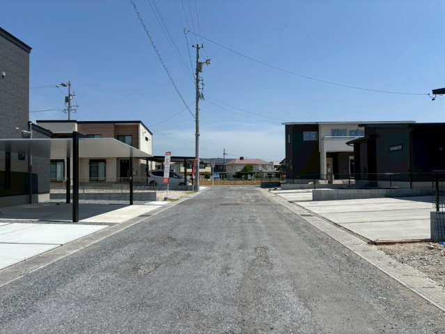 新築戸建　不破郡垂井町綾戸　全3区画分譲の前面道路含む現地写真|■前面道路　■ヤマダ不動産　株式会社リライフ　
■夢のマイホーム購入をフルサポートします！