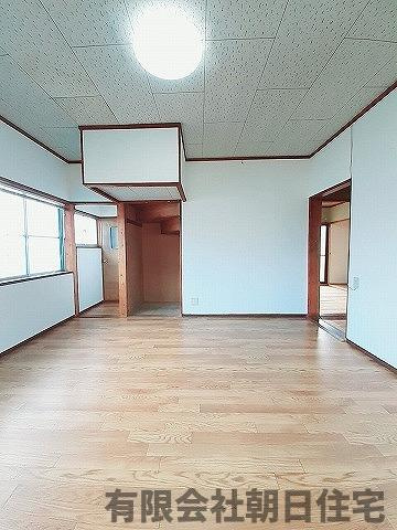 【居間・リビング】 | 古志原2丁目収益戸建 | 使いやすいリビングです