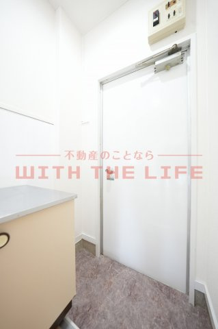 高良山ハイツ【キャッシュバック対象物件】の玄関|シンプルで使いやすい玄関です