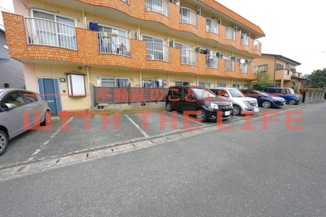 高良山ハイツ【キャッシュバック対象物件】の駐車場|駐車場です