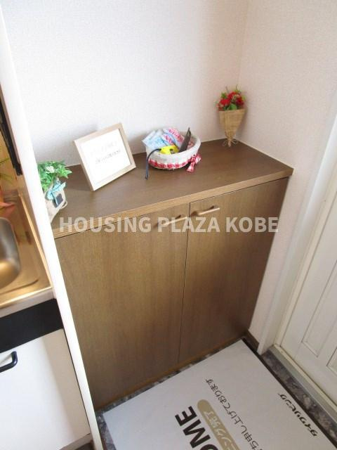 メゾンドアヴニール名谷の玄関