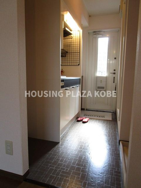 メゾンドアヴニール名谷の居間・リビング