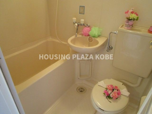 メゾンドアヴニール名谷の浴室