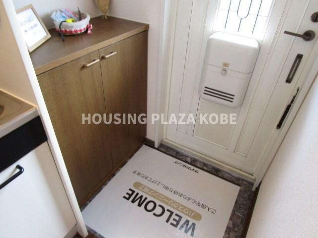 メゾンドアヴニール名谷の玄関