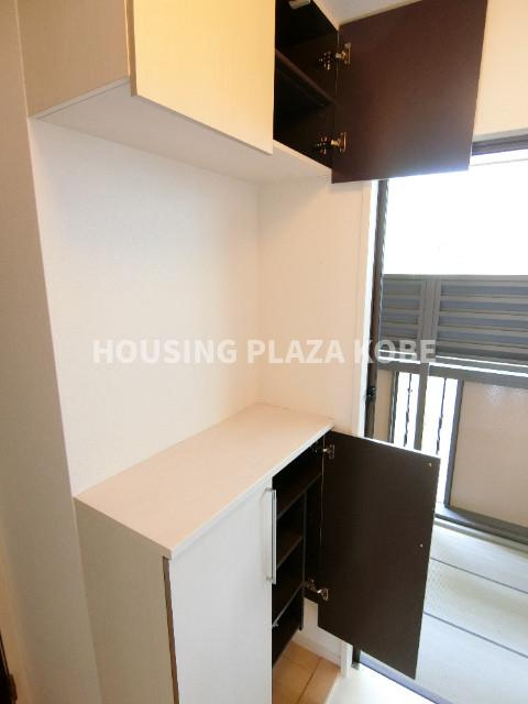 ガーデンコート車Ｄ棟の玄関