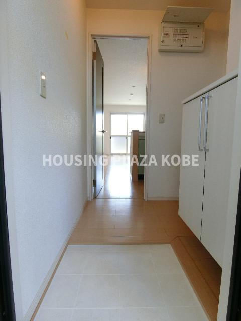 ガーデンコート車Ｄ棟の玄関