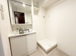 【独立洗面台】 | ユニハイム魚崎2号棟 | シャワー付き洗面台でお掃除もラクラク