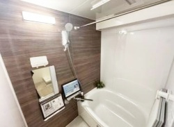 【浴室】 | ユニハイム魚崎2号棟 | お子様と入ってものびのびと使えて親子のコミュニケーションもとれる広々浴槽