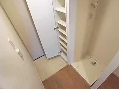 【玄関】 | リブリ・エミネンス大久保 | 明るい玄関です