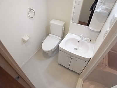 【洗面所】 | リブリ・エミネンス大久保 | ゆったりとスペースのある洗面所