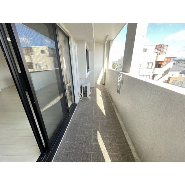 LIBTH八王寺タワーのバルコニー