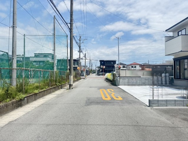 静岡市　駿河区　豊田　新築住宅　①号棟　３LDKの前面道路含む現地写真