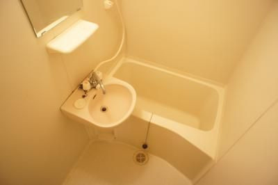 アイランド片江の浴室