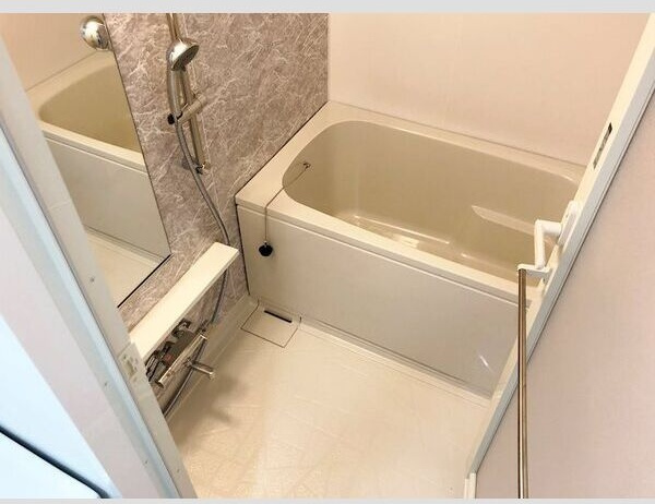 スプリームヒルズ鶴舞の浴室