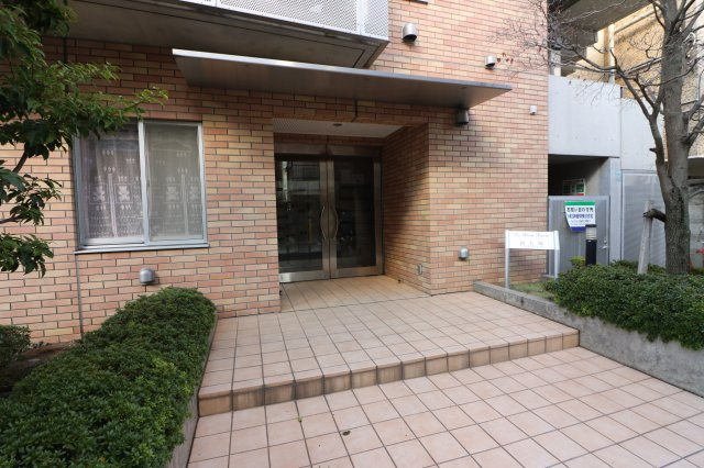 【エントランス】