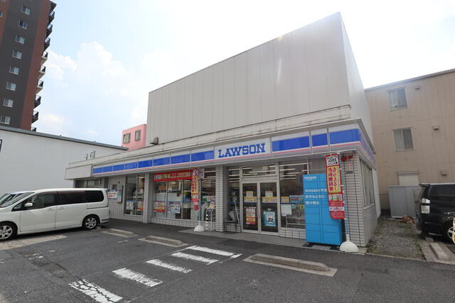ローソン足立谷在家店まで690m