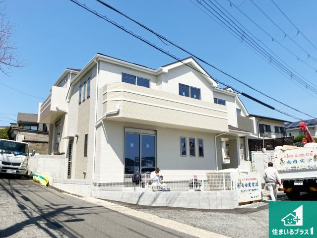 神戸市垂水区南多聞台　新築一戸建ての前面道路含む現地写真|周辺は落ち着いた街並みの住宅地！子育てがしやすい住環境です！まだ未完成ですが、現地でしかわからない事もございます。是非一度ご覧ください。