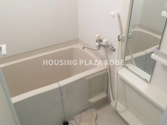 メゾンドヴィレ須磨の浴室