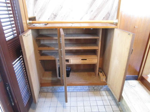 柳町3-15貸家の玄関