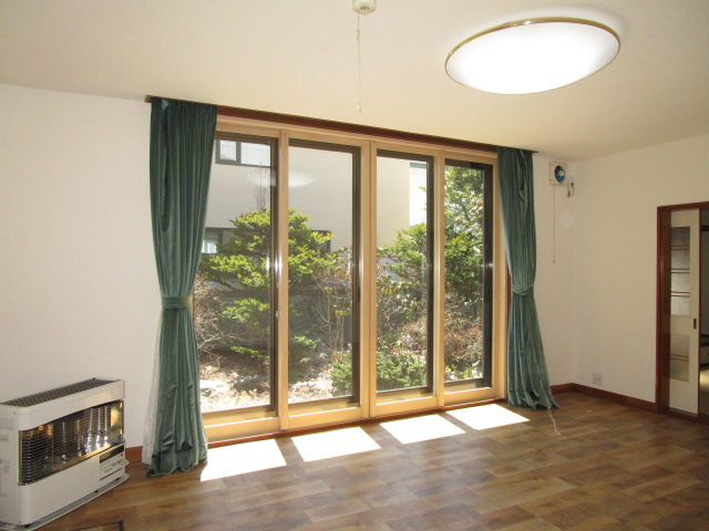 柳町3-15貸家の玄関