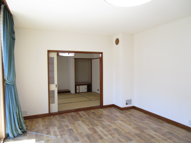 柳町3-15貸家の居間・リビング