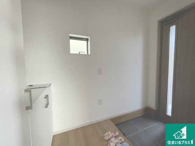 ★京都市山科区小山西御所町　第1期　新築一戸建ての玄関|シューズボックスにはたくさんの靴が収納できるので玄関周りはいつもスッキリ！ご家族が増えても安心！