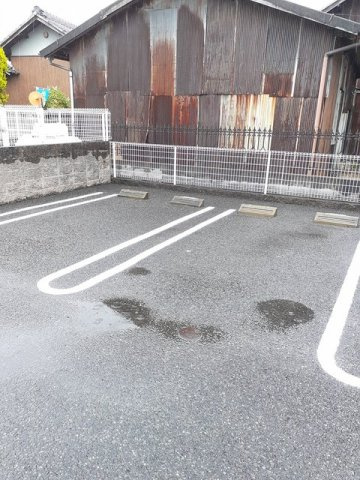 パラッツオⅢの駐車場