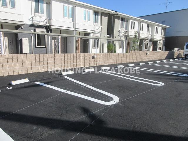 メゾン・ド・カルムⅣの駐車場