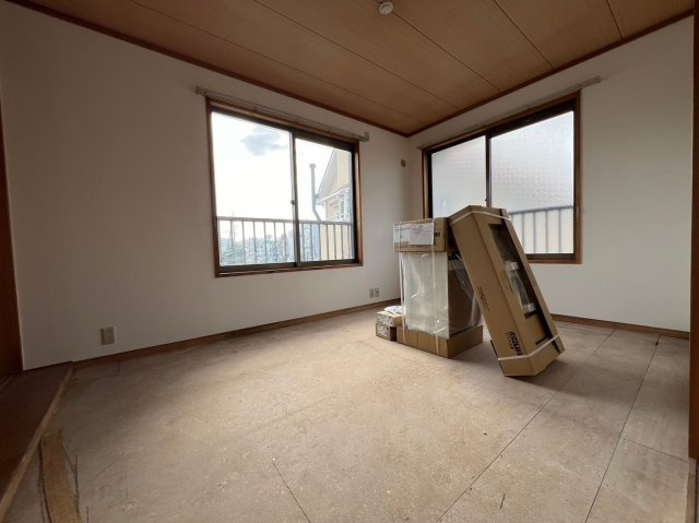 ラ・クルー横江C棟の洋室