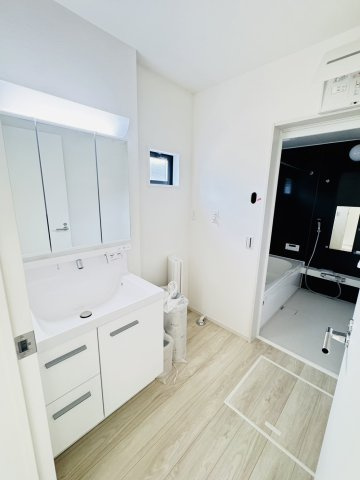 静岡市　駿河区　豊田　新築住宅　②号棟　３LDKの独立洗面台|同施工会社の施工例写真（実際とは異なる場合があります）