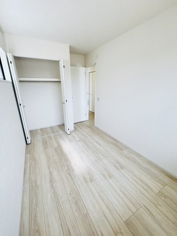 静岡市　駿河区　豊田　新築住宅　②号棟　３LDKの洋室|同施工会社の施工例写真（実際とは異なる場合があります）