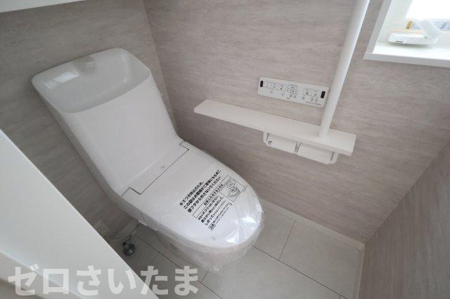 《仲介手数料無料》浦和区元町１丁目26-13新築一戸建てヴァローレのトイレ|1階