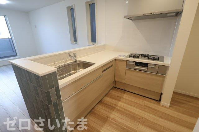 《仲介手数料無料》浦和区元町１丁目26-13新築一戸建てヴァローレ