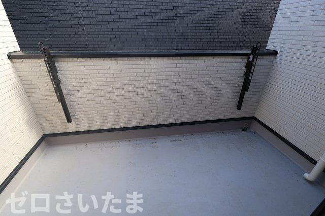 《仲介手数料無料》浦和区元町１丁目26-13新築一戸建てヴァローレのバルコニー