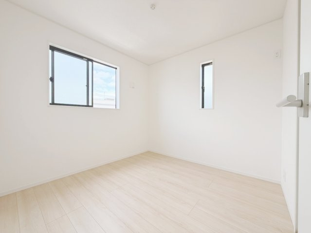 藤枝市上当間　第2／の洋室