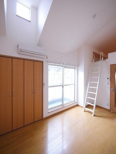 コンフォートベネフィス福大前Ⅲの居間・リビング